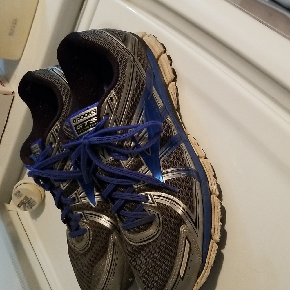 brooks adrenaline gts 17
